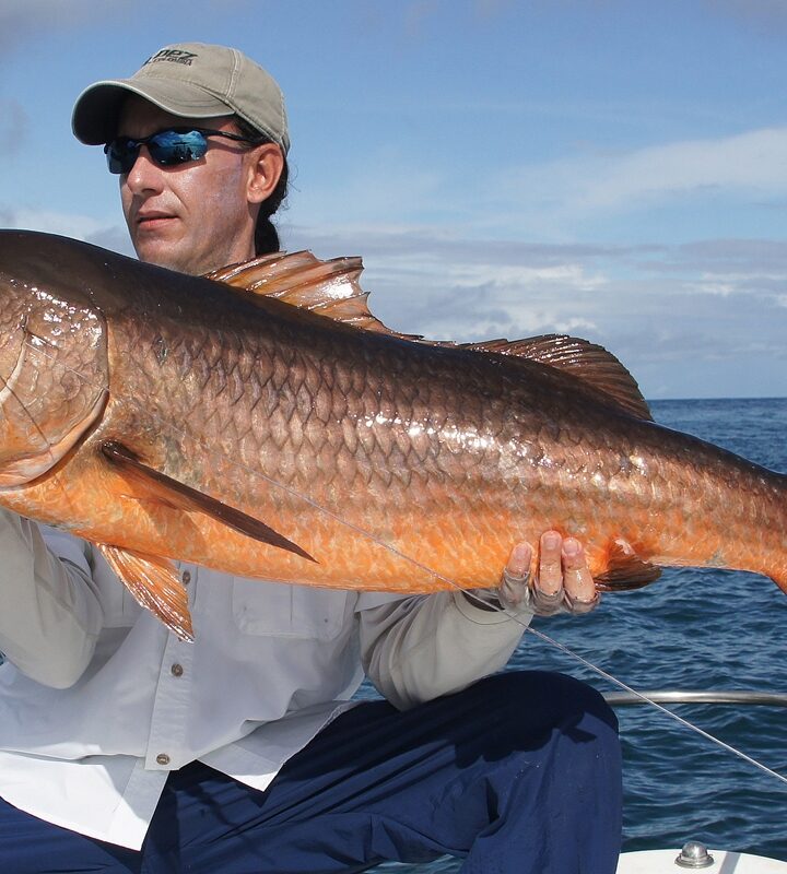 Pesca-en-Bahia-Solano-en-el-pacifico-colombiano-ecoturismo-colombia