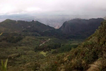 Caminata-Ecologica-Cerro-de-Guadalupe-Ecoturismocolombia