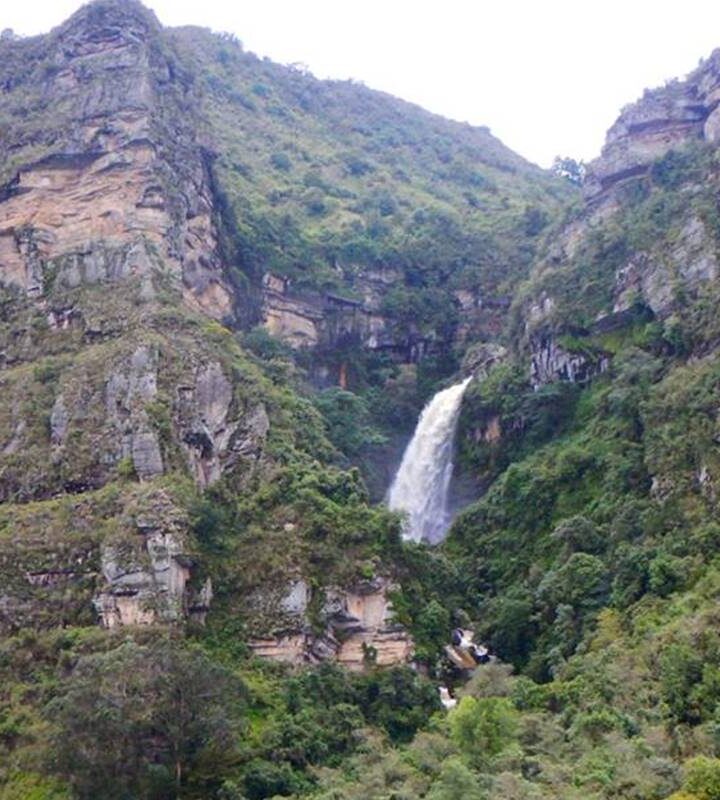 Caminata Cascada La Tocola