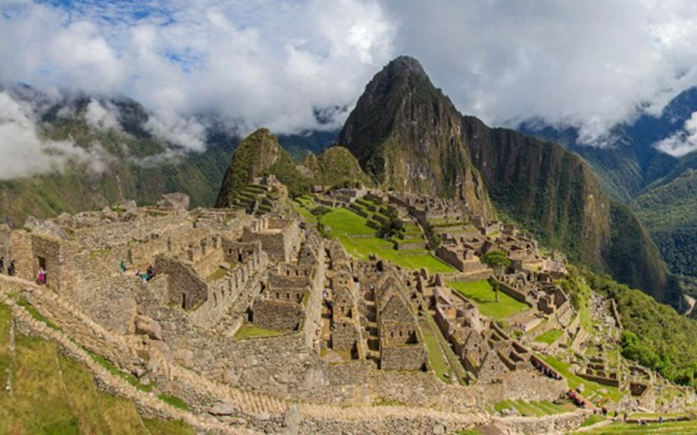 Expedición Perú y Bolivia, ruinas y paisajes con su diversidad cultural