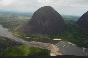 Cerros de Mavecure y Ruta de Humboldt