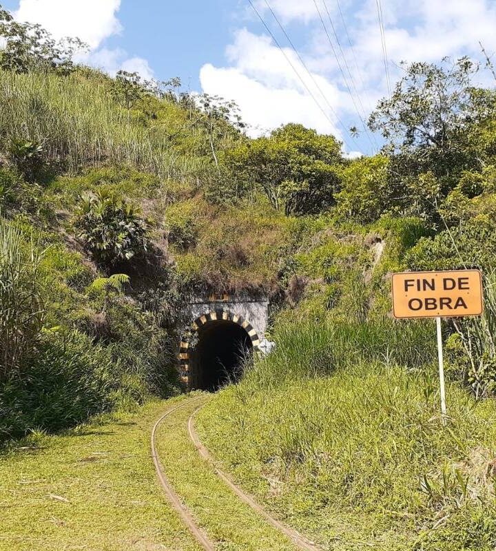 Caminata Ecológica-Túnel Rieles y Panela