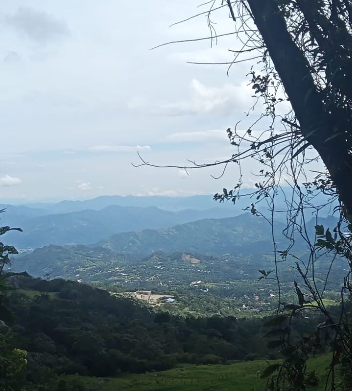 Caminata Ecológica por el Sendero a Agualarga